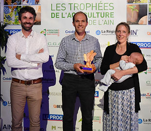 TROPHEE 5.jpg