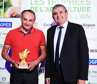TROPHEE 2.jpg