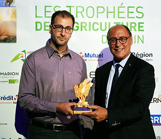 TROPHEE 1.jpg
